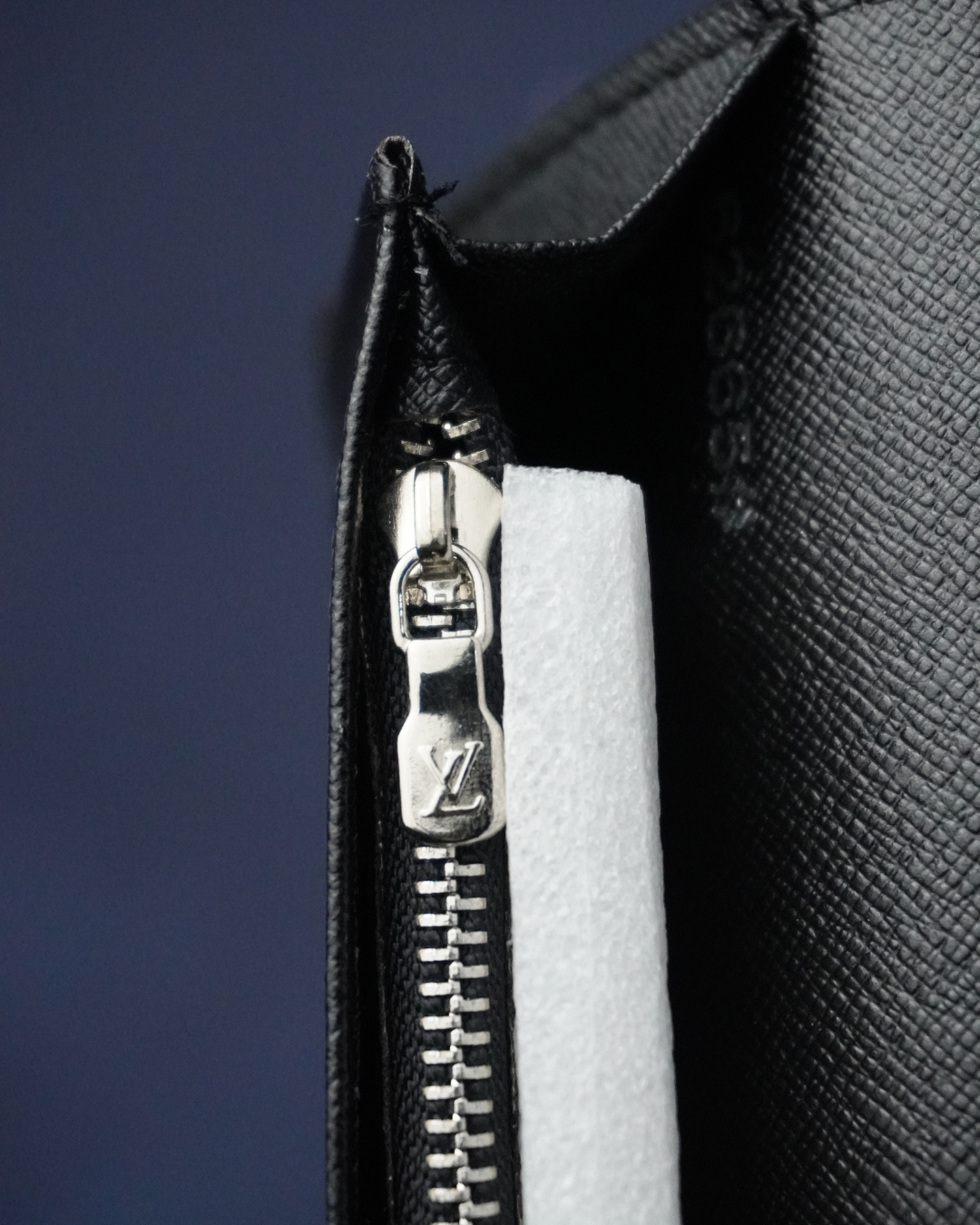 Louis Vuitton Men Long Wallet